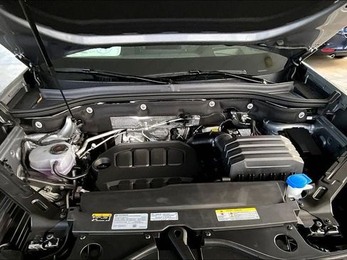 New 2026 Volkswagen Atlas Cross Sport SEL R-Line image 9