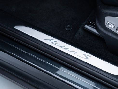 Certified 2024 Porsche Macan S AWD/4WD image 14