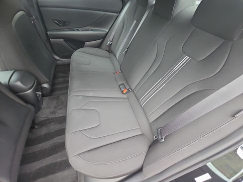 Certified 2025 Hyundai Elantra SEL FWD image 14
