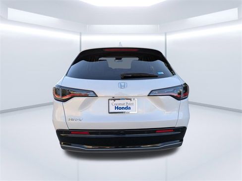 Certified 2023 Honda HR-V EX-L image 5