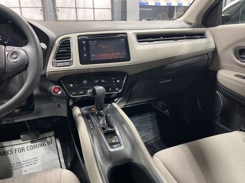 Used 2018 Honda HR-V EX image 30