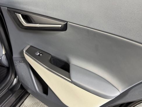 Used 2024 Kia EV6 Wind image 32