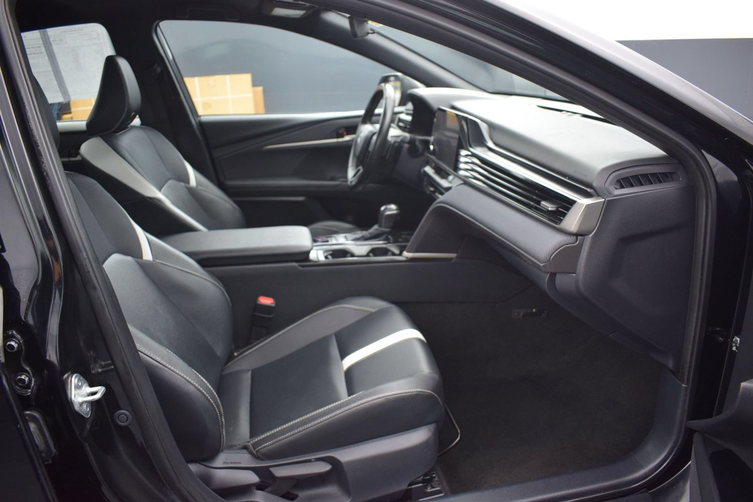 Used 2025 Toyota Camry SE FWD image 10