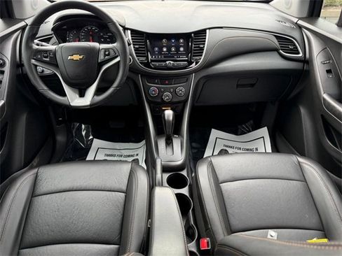 Used 2022 Chevrolet Trax LT w/ Premium Seat Package image 12