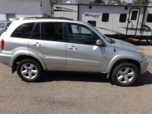Used 2005 Toyota RAV4 4WD image 4