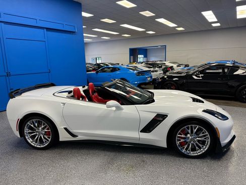 Used 2016 Chevrolet Corvette Z06 w/ 3LZ Preferred Equipment Group RWD image 8