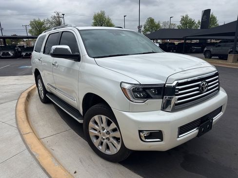 Used 2020 Toyota Sequoia Platinum image 2