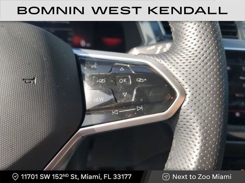 Used 2022 Volkswagen Tiguan SE R-Line image 29