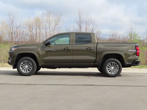 Used 2023 Chevrolet Colorado LT w/ LT Convenience Package II image 5