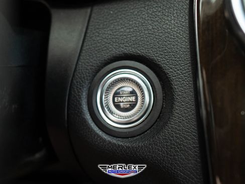 Used 2019 Mercedes-Benz C 300 Sedan image 32