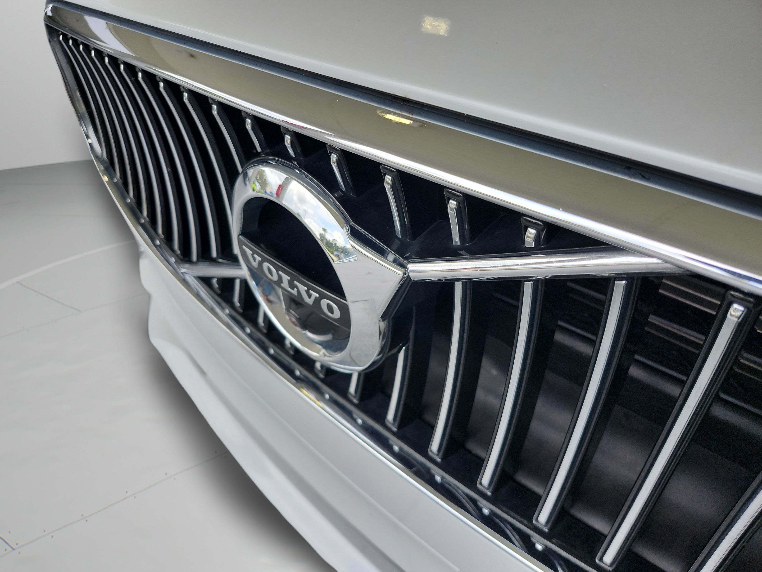 Used 2017 Volvo S90 T5 Inscription w/ Vision Package FWD image 31