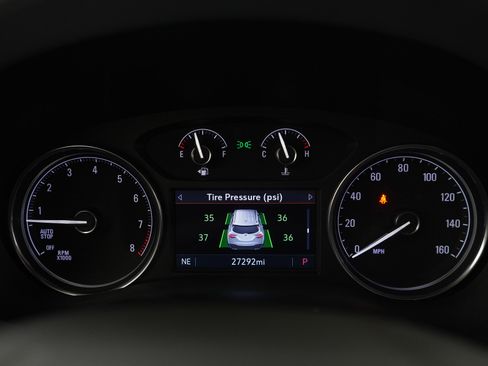 Used 2023 Buick Enclave Essence image 25