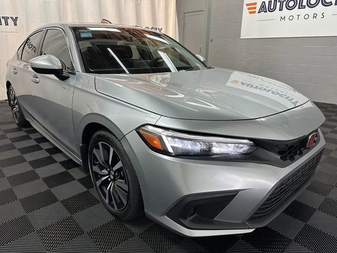 Used 2024 Honda Civic EX-L image 2