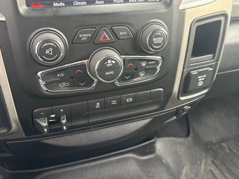 Used 2018 RAM 3500 Big Horn image 31