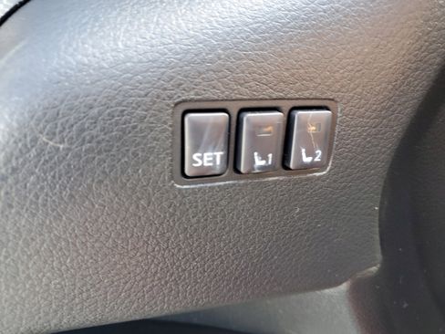 Used 2017 Nissan Rogue SL image 16