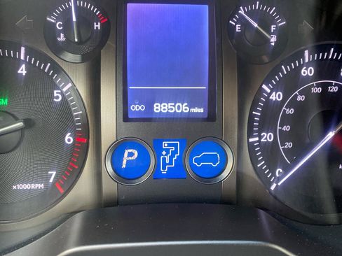 Used 2019 Lexus GX 460 Premium AWD/4WD image 16