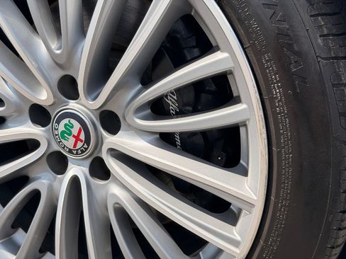 Used 2017 Alfa Romeo Giulia Ti RWD image 19