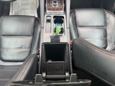 Used 2019 Jaguar F-PACE Prestige image 19