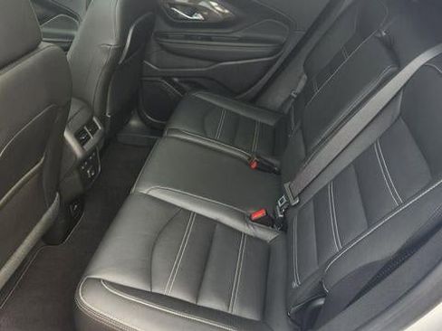 Used 2024 GMC Terrain Denali w/ Denali Premium Package AWD/4WD image 8