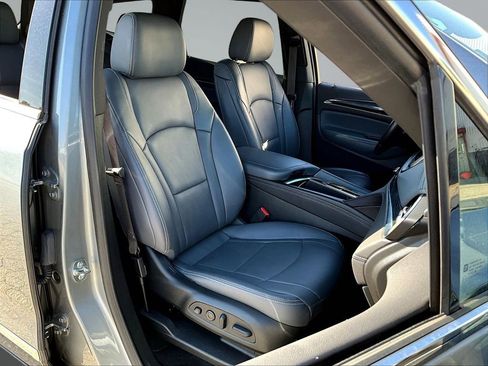 Used 2024 Buick Enclave Premium AWD/4WD image 32