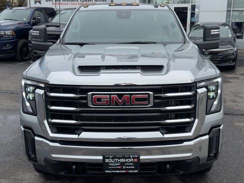 Used 2025 GMC Sierra 2500 SLE w/ SLE Value Package; image 2