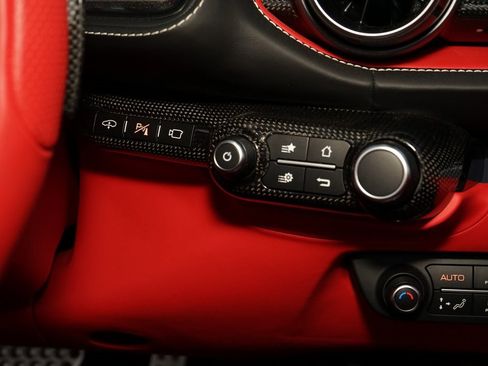 Used 2023 Ferrari 812 GTS image 28