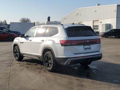 New 2026 Volkswagen Atlas Peak Edition image 3