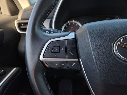 Used 2024 Toyota Highlander XLE AWD/4WD image 26