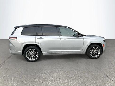 Used 2023 Jeep Grand Cherokee L Summit w/ Advanced Protech Group IV AWD/4WD image 3