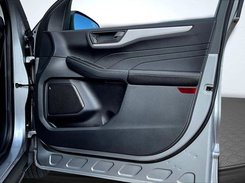 Used 2022 Ford Escape S image 24