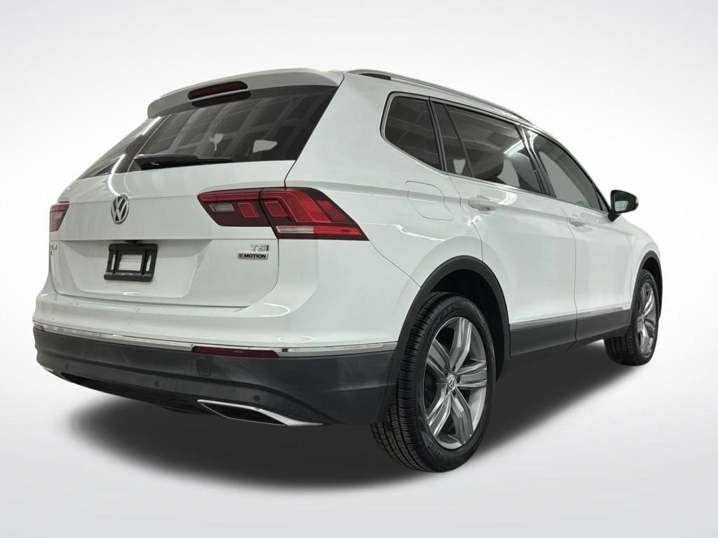 Used 2018 Volkswagen Tiguan SEL Premium AWD/4WD image 3