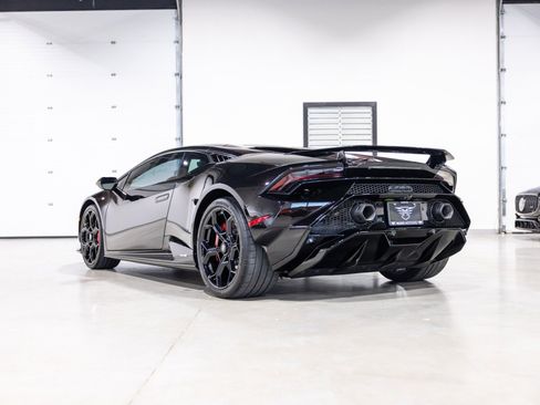Used 2024 Lamborghini Huracan Tecnica RWD image 6