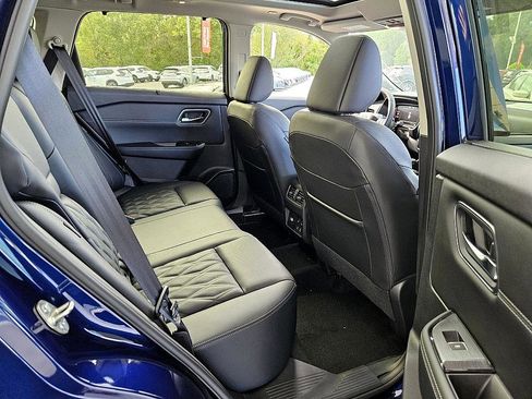 New 2026 Nissan Rogue Platinum image 14