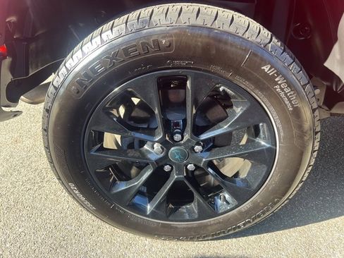 Used 2024 Jeep Wrangler Unlimited Sahara image 12