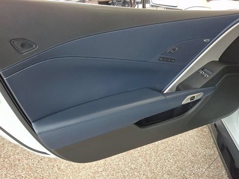 Used 2017 Chevrolet Corvette Z06 RWD image 11