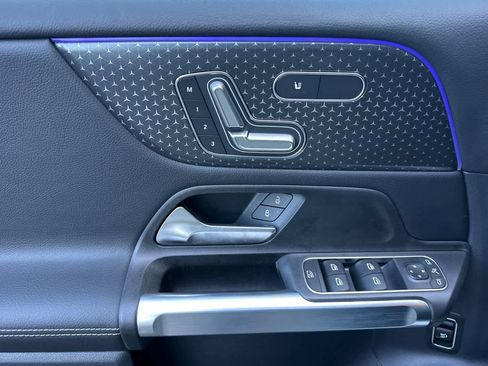 New 2026 Mercedes-Benz GLB 250 image 10