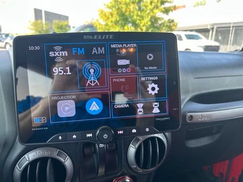 Used 2018 Jeep Wrangler Sport AWD/4WD image 11
