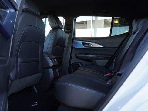 New 2025 Chevrolet Equinox EV LT image 26