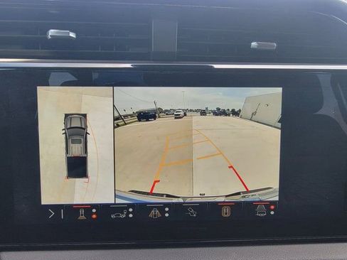 Used 2025 GMC Sierra 1500 AT4 w/ Technology Package AWD/4WD image 28