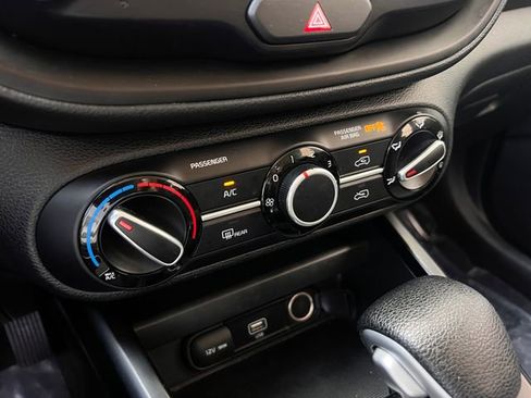 Used 2021 Kia Soul LX image 24