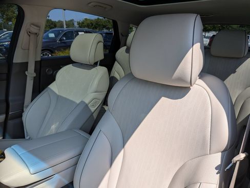 Used 2022 Genesis GV80 3.5T Advanced + AWD/4WD image 15