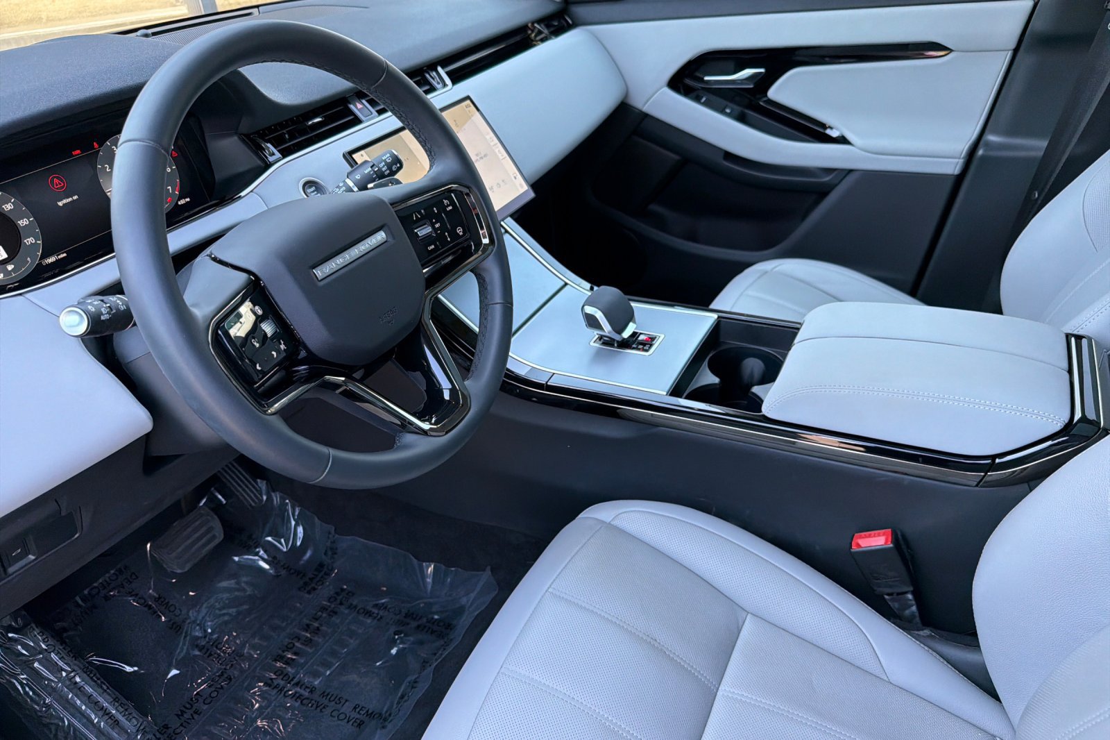 Used 2025 Land Rover Range Rover Evoque S AWD/4WD image 14