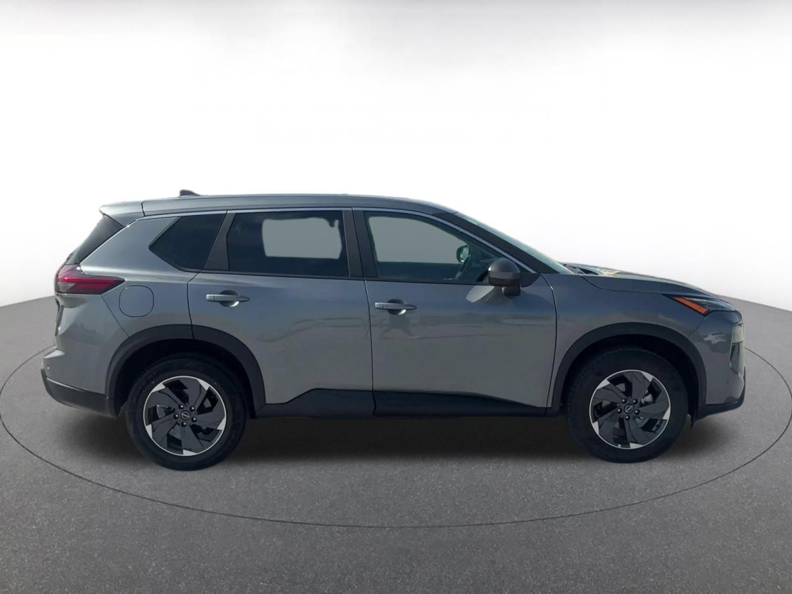 Used 2025 Nissan Rogue SV FWD image 15