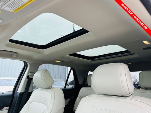 Used 2017 Ford Explorer Platinum image 4