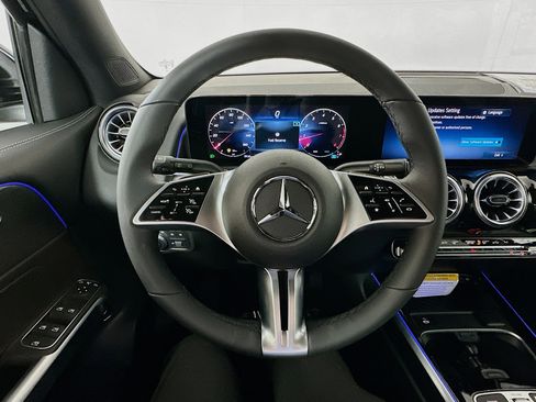New 2025 Mercedes-Benz GLB 250 4MATIC image 11