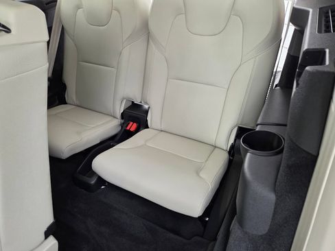 Used 2023 Volvo XC90 B6 Plus w/ Protection Package Premier AWD/4WD image 15