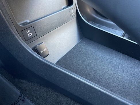 Used 2024 Toyota bZ4X Limited image 34