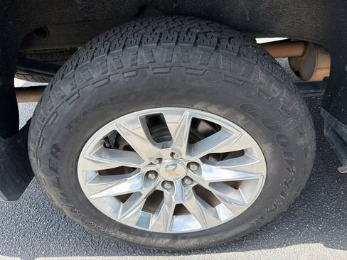 Used 2019 Chevrolet Silverado 1500 LTZ w/ LTZ Plus Package AWD/4WD image 17
