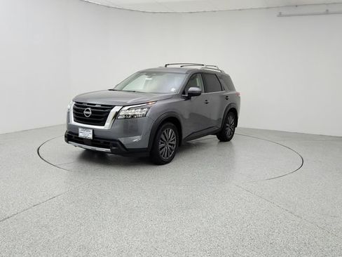 Used 2025 Nissan Pathfinder SL w/ SL Premium Package image 1