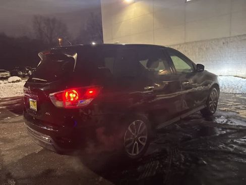 Used 2014 Nissan Pathfinder S image 5